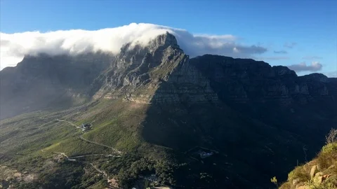 Pan from Table Mountain to the centre of Cape Town Stockbeeldmateriaal 103079310