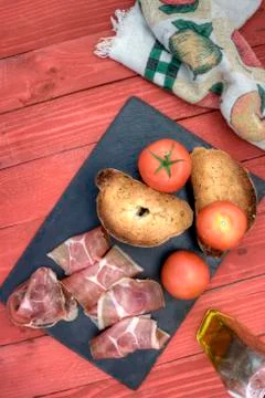 Pan tumaca overhead left up Stock Photos
