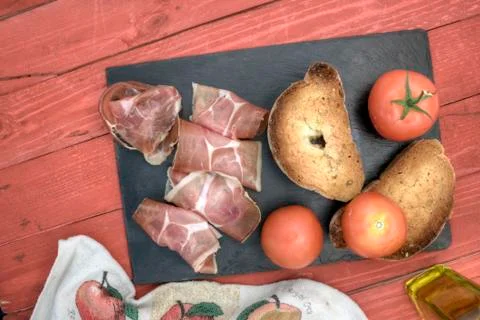 Pan tumaca overhead left up Stock Photos
