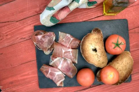 Pan tumaca overhead left Stock Photos