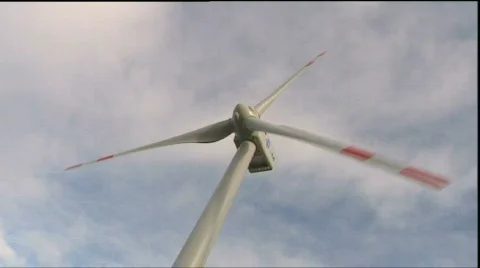 Pan of a wind wheel 動画素材 378490