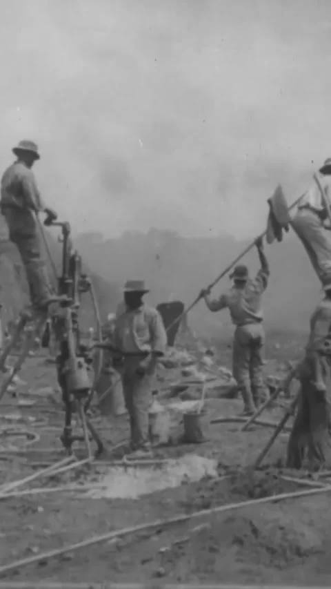 PANAMA - 1913 - Compressed air drills and steam shovels are used along the Stock-Footage 342815051