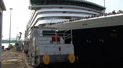 Panama Mule Pulling a Cruise Ship Video stock 67616443