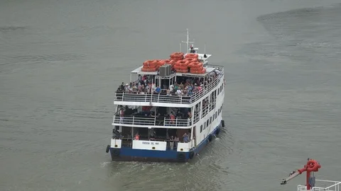 Panama view of excursion boat in canal Stock-Footage 96406970