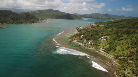 Panama’s Island showcasing pristine turquoise Caribbean waters, tropical jungle. Stock Footage 331255874