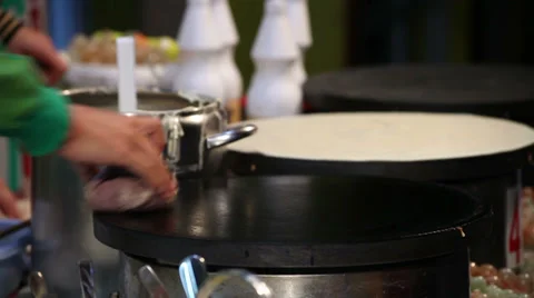 Pancake cooking Stock Footage 37680308