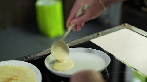 Pancake in a frying pan Stock Footage 79116955
