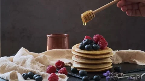Pancake Stack with Fresh Berries 스톡 동영상 287105171