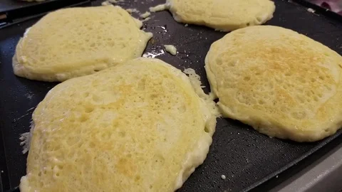 Pancakes Cooking Stockbeeldmateriaal 107208235