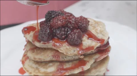 Pancakes decoration with raspberry compote Vidéo 65311109