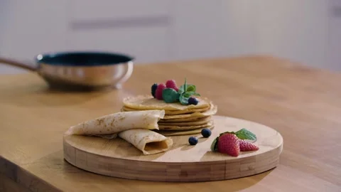 Pancakes on Table Wideshot 스톡 동영상 140780729