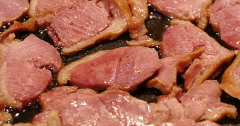 Pancetta bacon slice being cook 库存影片 162618241