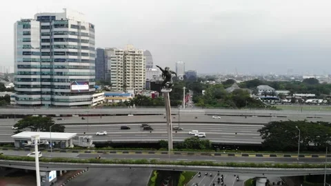 PANCORAN STATUE TRAFFIC FROM TOP ANGLE Stock Footage 152532653