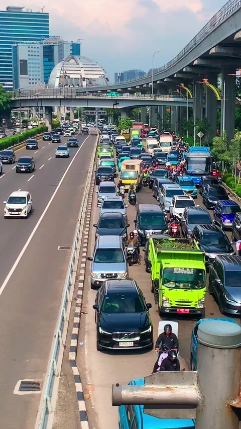 Pancoran Traffic 4 (Potrait) 19 Mei 2026 Stock Footage 335205282