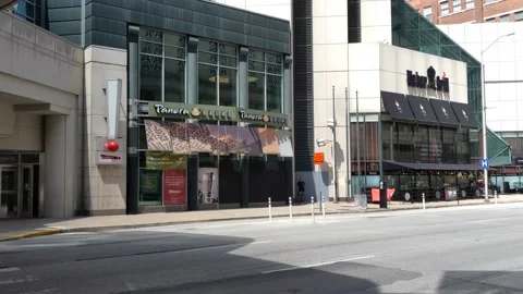 Panera Bread and Weber Grill - Downtown Architectural Buildings Vídeos de archivo 136867497