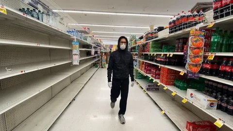 Panic shopping during the COVID-19 pandemic Video stock 126263086