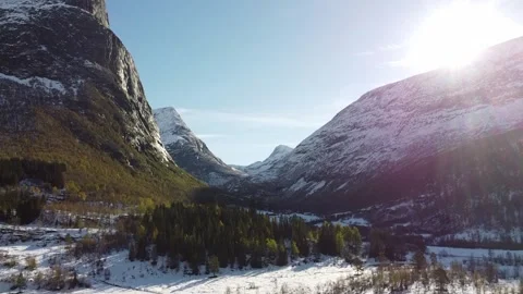 Paning drone mountain valley Video stock 289762319