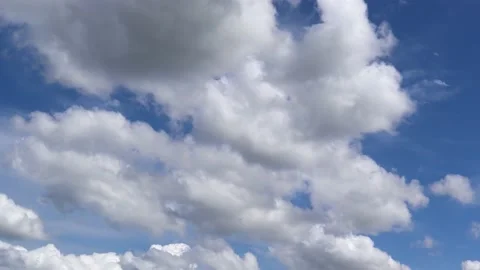 Panning Across A cloudy Sky 스톡 동영상 153927512