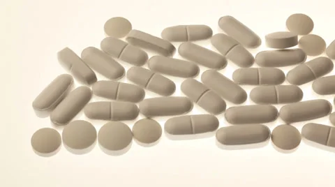Panning across a row of pills Video stock 32243804