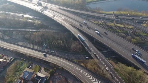 Panning aerial view of Spaghetti Junction in Birmingham, UK. Видео 70260740