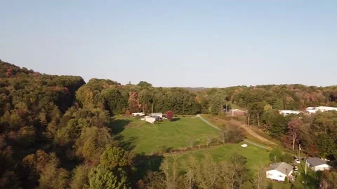 A Panning Drone View of Fall in Pennsylvania 库存影片 156639229