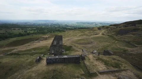 Panning elevated view of a derelict industrial site in Shropshire UK Vidéo 133062455