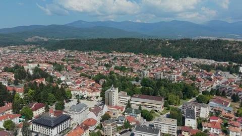 Panning High Angle Drone Shot of Razlog Bulgaria Vídeo Stock 344058073