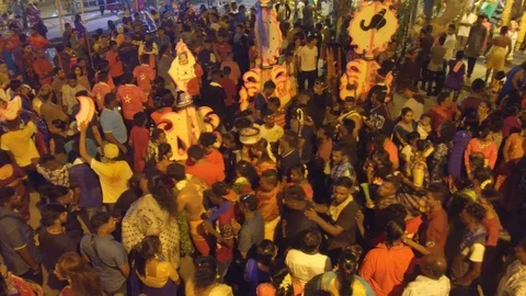Panning Hindu devotees queue Stock Footage 119353051