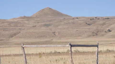 Panning on a mountain range, fences 動画素材 43104475