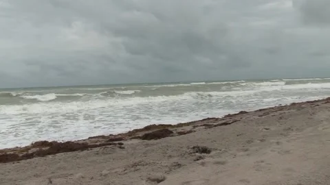 Panning of ocean waves Stock Footage 142970089