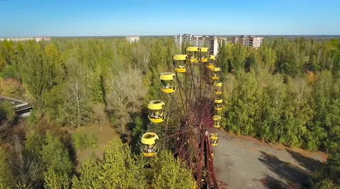 Panning orbit around ferris wheel of Pripyat, abandoned after nuclear disaster. Stock Footage 68838548