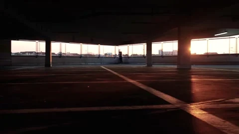 Panning over the empty park house with the sunset 库存影片 139823314