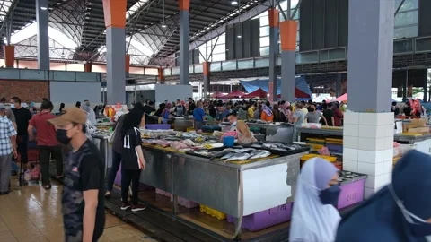 Panning Pasar Satok Video stock 171275293