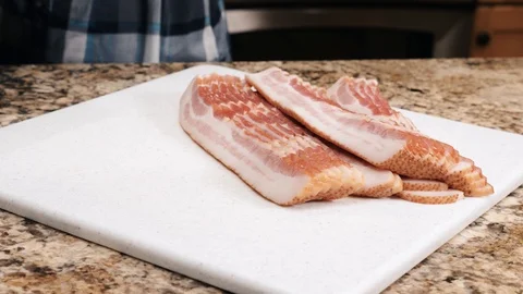 A panning shot of bacon slices Video stock 102605931