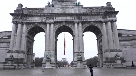 Panning shot on the Cinquantenaire arch during a winter's day Stock Footage 142721837