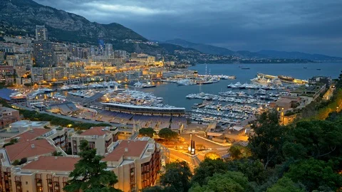 Panning shot of evening Monaco . UHD 4K Vidéo 107976136