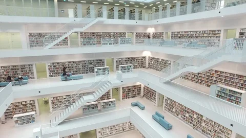 Panning shot of Stuttgart Library interior Vídeo Stock 90955169