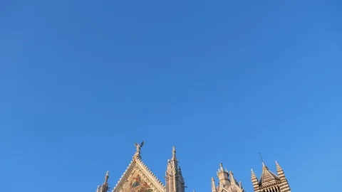 Panning of Siena Duomo Stock Footage 73100202