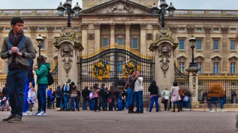 Panning time-lapse of Buckingham Palace in London Stock Footage 54225040
