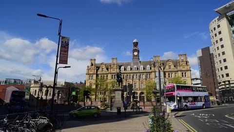 Panning time lapse panorama leeds city square  united kingdom Stock Footage 80418259