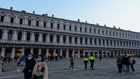 Panning view of iconic Piazza San Marco square in Venice Видео 280888180