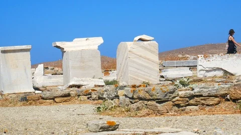 A panning view of stone blocks from Delos Archaeological Site, Greece 動画素材 118188306