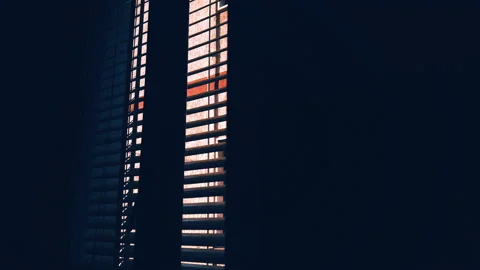 Panning on a window with roller shutter in the shade 库存影片 154983112
