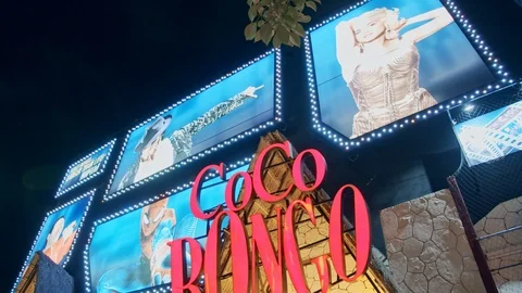 Pano shot of Coco Bongo disco main entrance, Cancùn, Mexico. Stock Footage 120684339