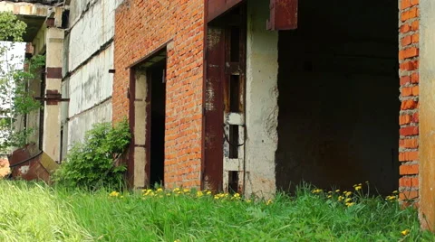 Panorama of an abandoned building Video stock 57324549