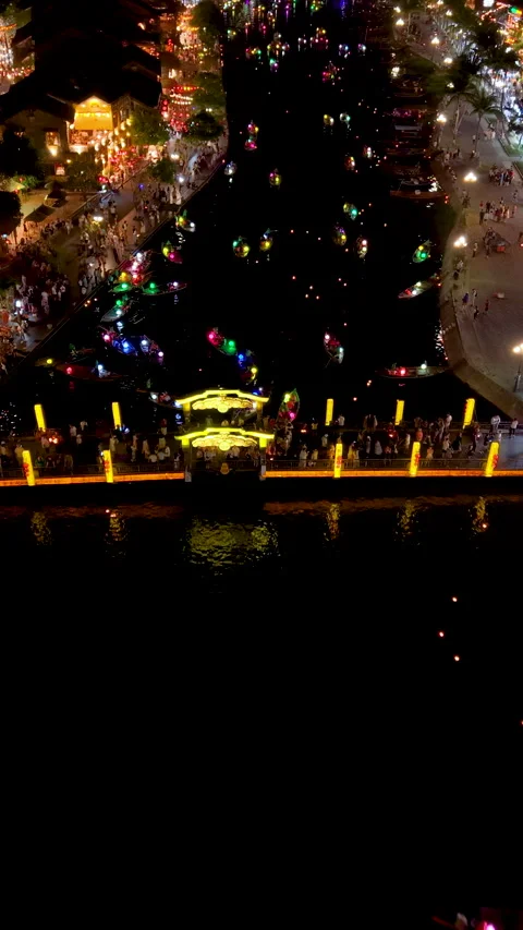 Panorama aerial drone view of Hoi An ancient town in night 스톡 동영상 308958726