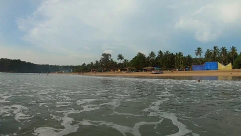Panorama of the beach with rainbow in the sky Vídeos de archivo 129755074