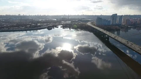 Panorama of the bridge in Kiev Stockbeeldmateriaal 76818737