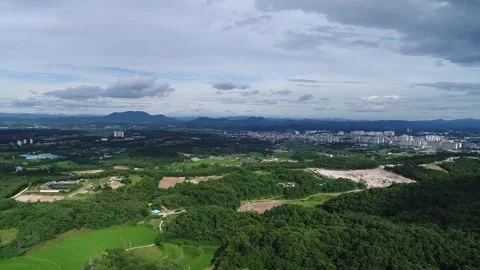 Panorama of the city in the mountain   Видео 310930582