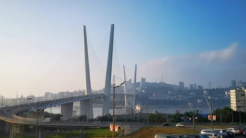 Panorama of the cityscape overlooking the Golden bridge. Vladivostok, Russia Vídeo Stock 115141663